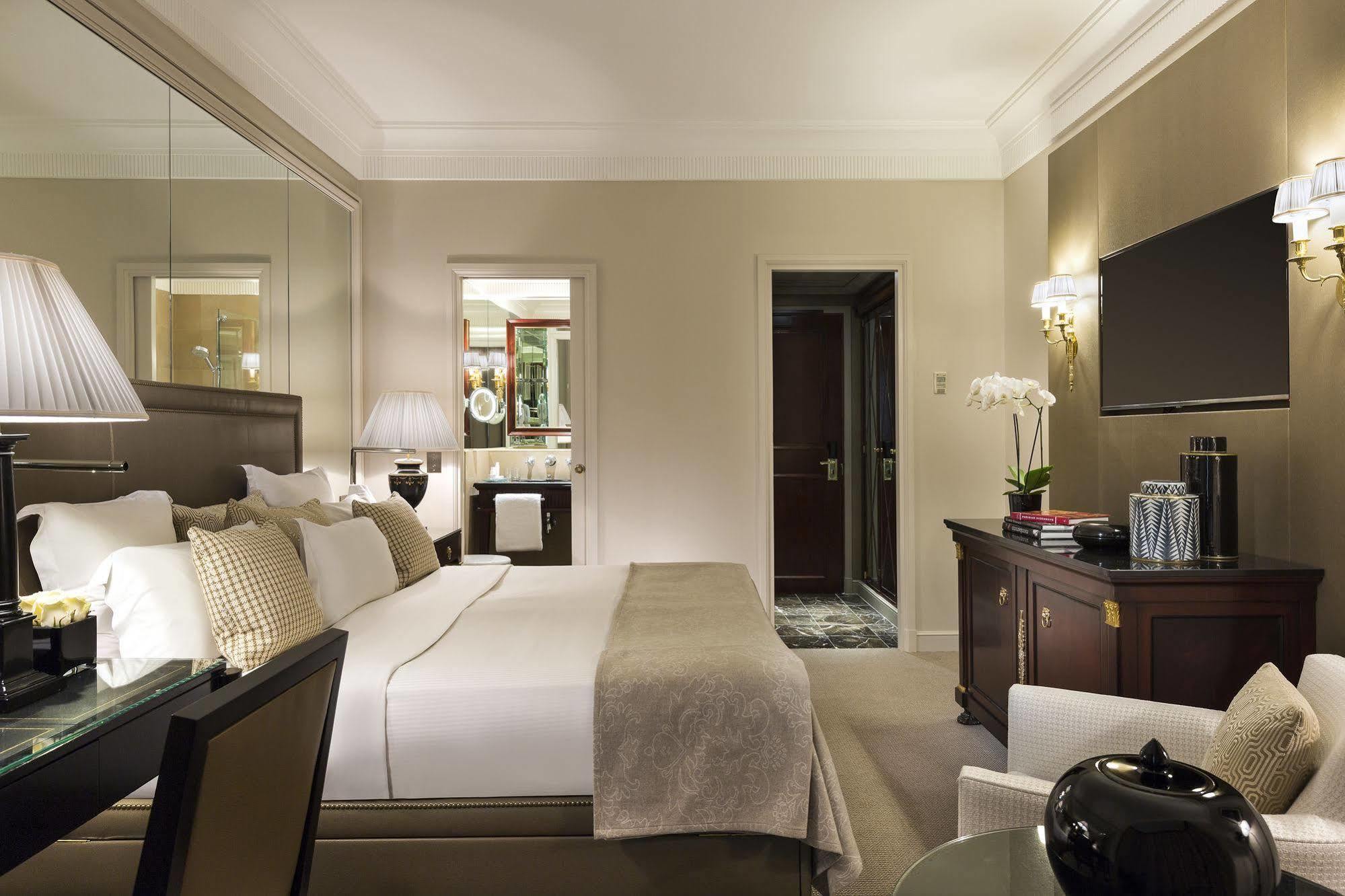 Francois 1Er Hotel Paris Bagian luar foto