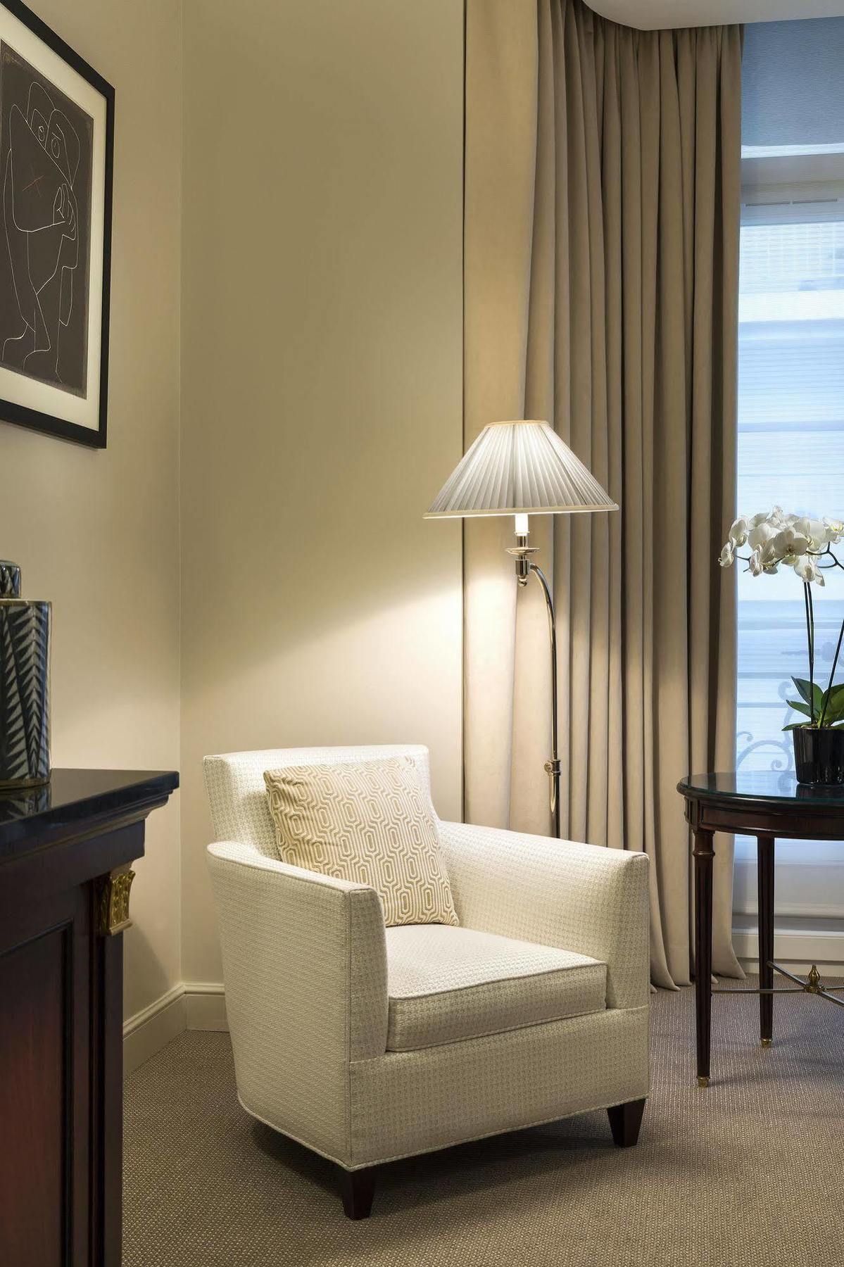 Francois 1Er Hotel Paris Bagian luar foto