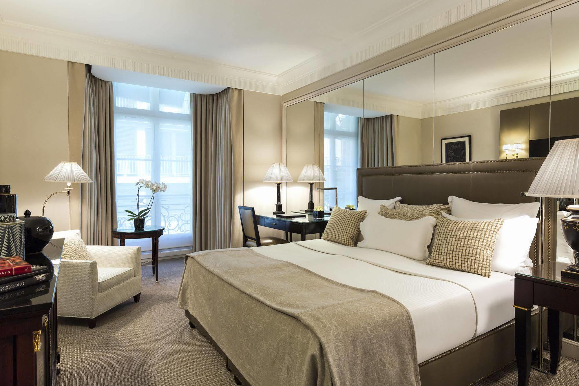 Francois 1Er Hotel Paris Bagian luar foto